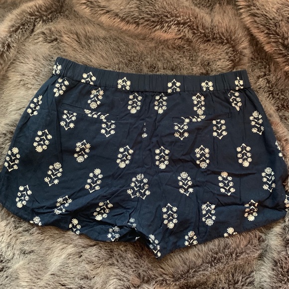 Madewell Pull On Shorts in Folk Floral - Picture 3 of 4